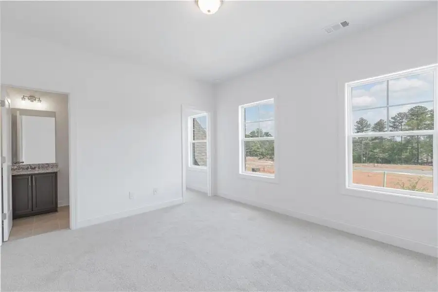 Spacious, unfurnished interior of a new home in , Buford (Image 17).