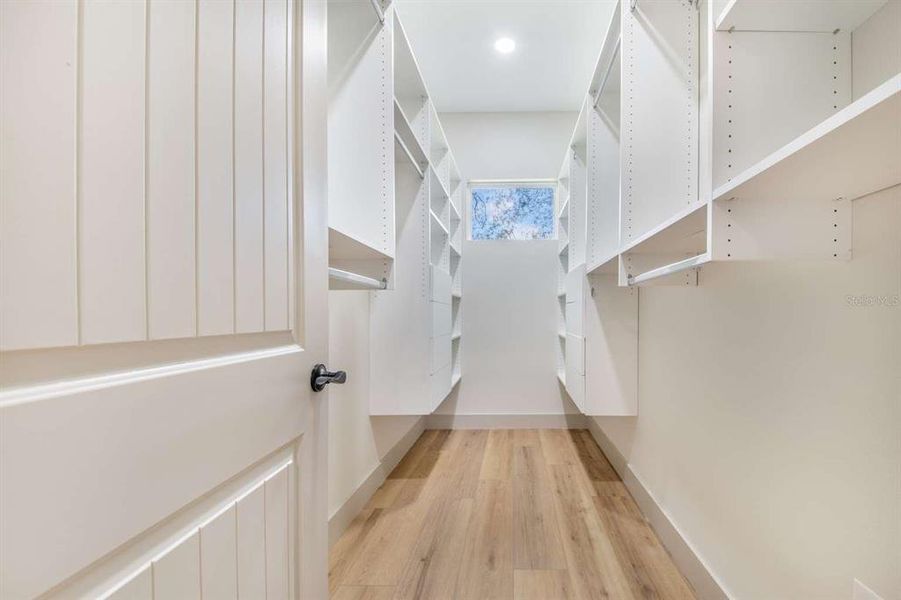 Spacious, unfurnished interior of a new home in , Haines City (Image 27).