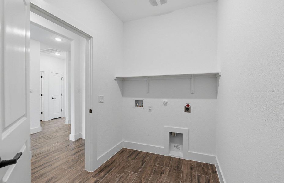 Spacious, unfurnished interior of a new home in Lagos, Manor (Image 23). Spacious, unfurnished interior of a new home in Lagos, Manor (Image 23).