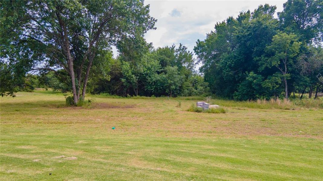 Natural landscape and outdoor views near in Celeste (Image 32). Natural landscape and outdoor views near in Celeste (Image 32).