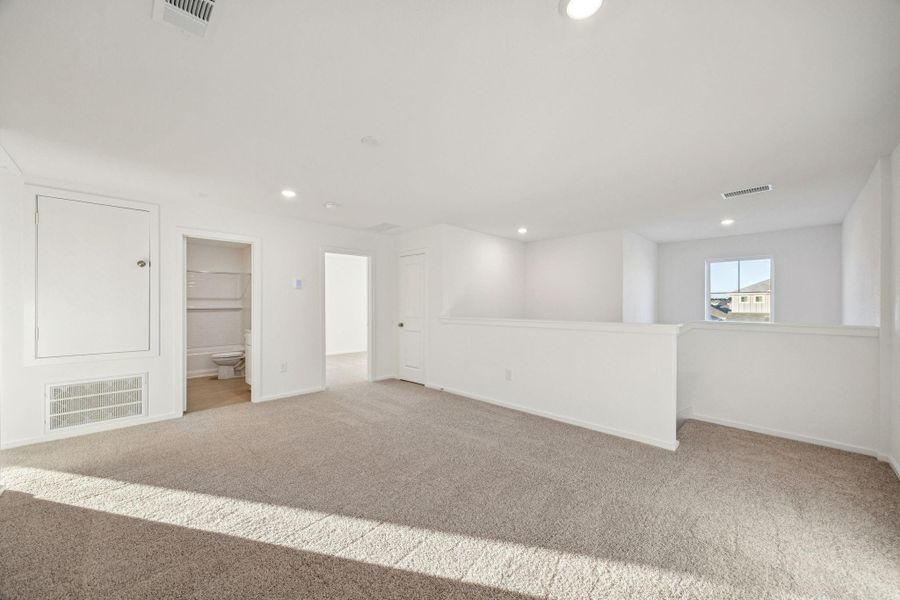 Spacious, unfurnished interior of a new home in Decker Farms, Magnolia (Image 15).