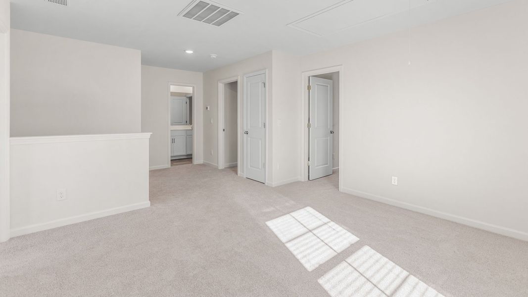 Spacious, unfurnished interior of a new home in English Farm, Archdale (Image 19).