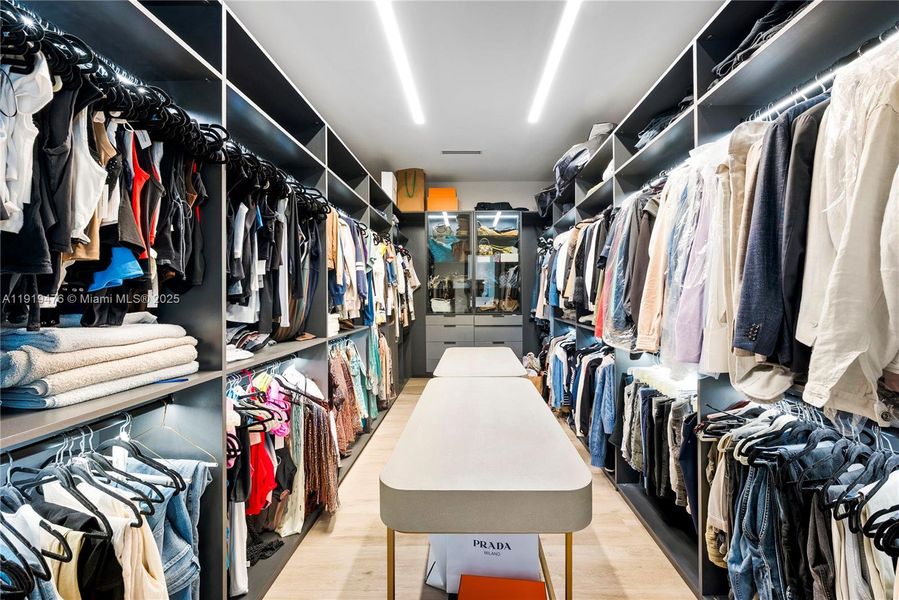 Close-up of interior finishes inside a home in , Miami Shores (Image 20). Close-up of interior finishes inside a home in , Miami Shores (Image 20).