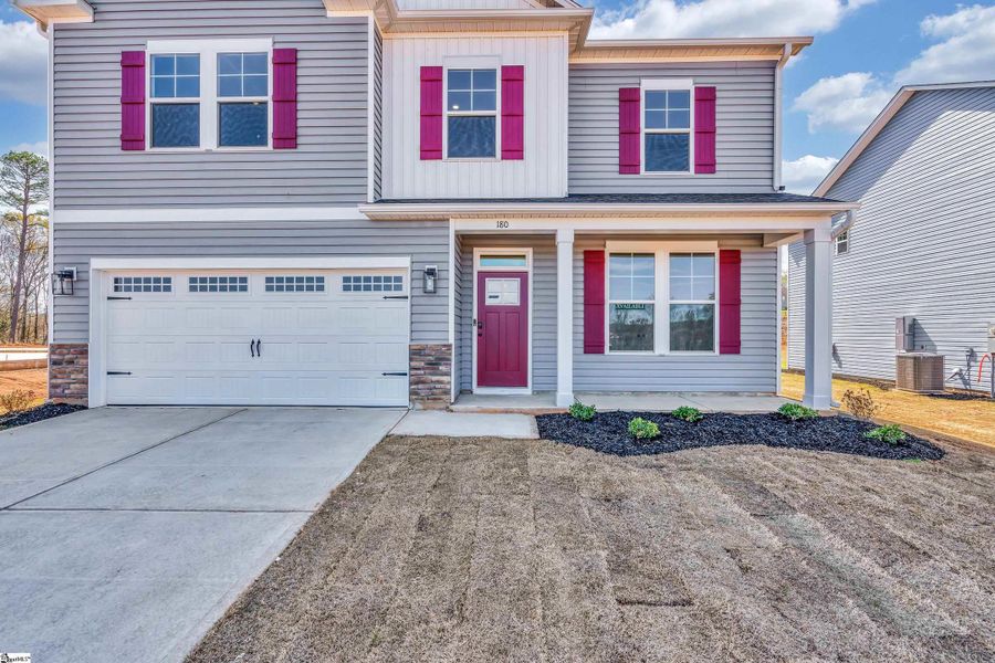 Exterior details and patio area of a home in Lynbrook, Boiling Springs (Image 2).