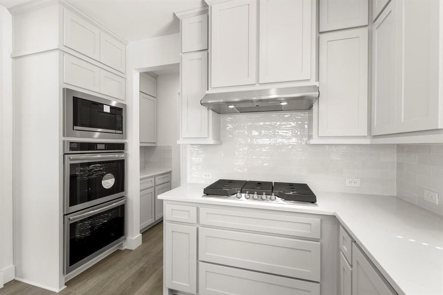 12. 2405 Parkway - Kitchen (4) 12. 2405 Parkway - Kitchen (4)