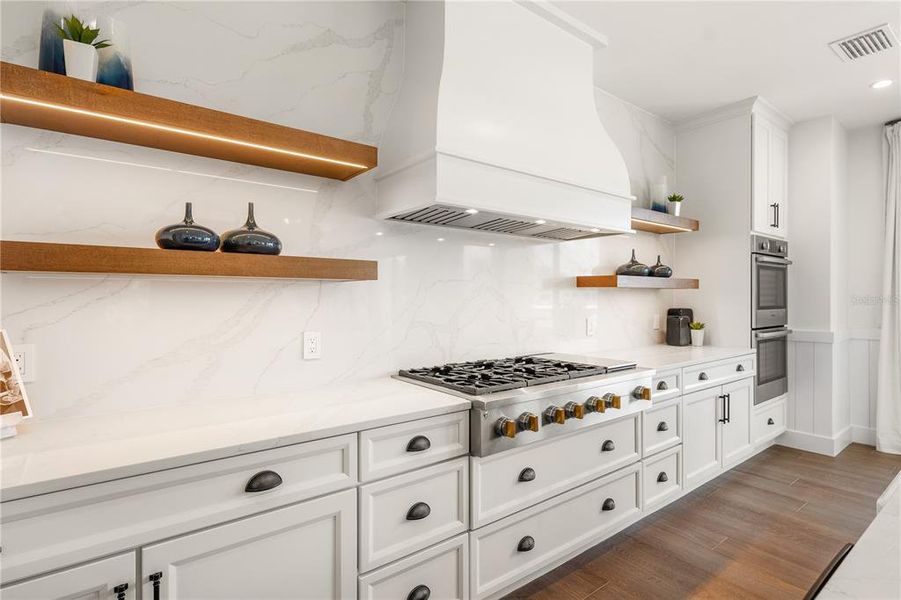 Close-up of interior finishes inside a home in , Sarasota (Image 15). Close-up of interior finishes inside a home in , Sarasota (Image 15).