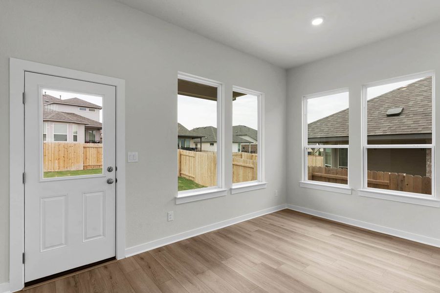 Spacious, unfurnished interior of a new home in Nolina, Georgetown (Image 26).