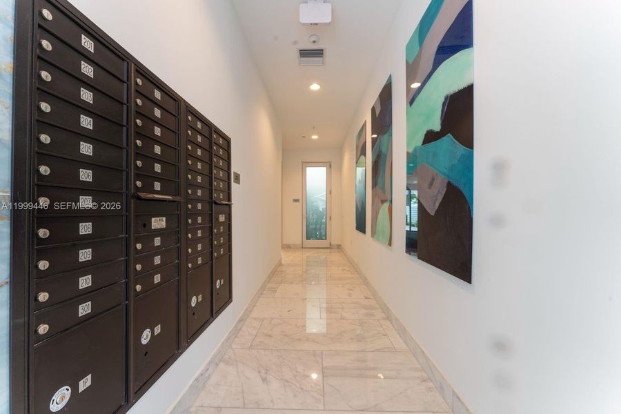 Image 10 of a home in .