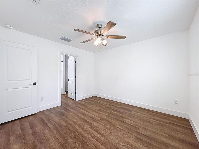 Spacious, unfurnished interior of a new home in , Weeki Wachee (Image 50).