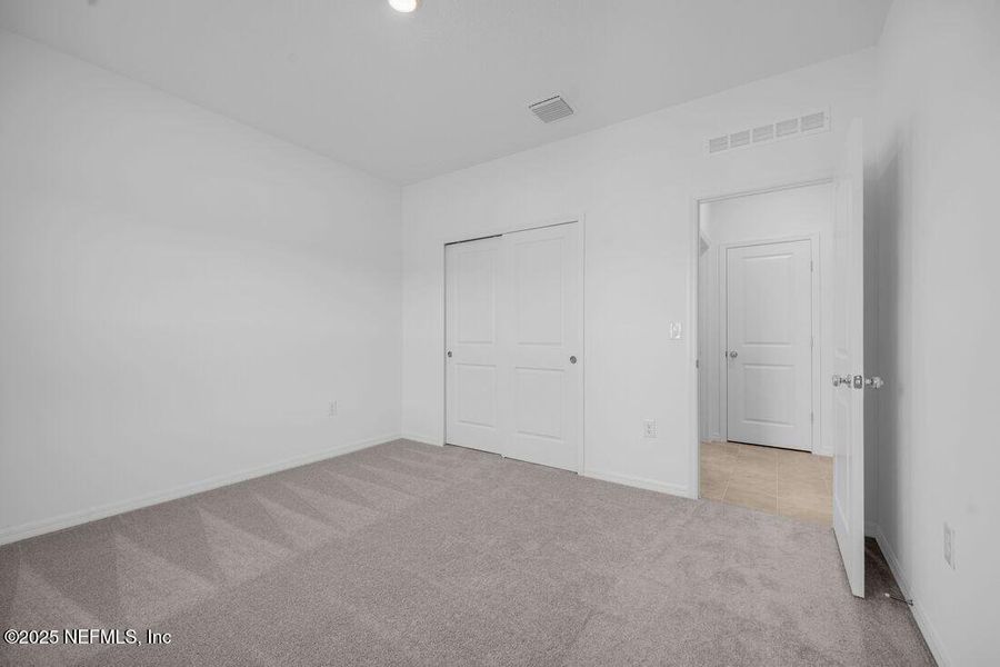 Spacious, unfurnished interior of a new home in Coopers Meadow, Jacksonville (Image 29).