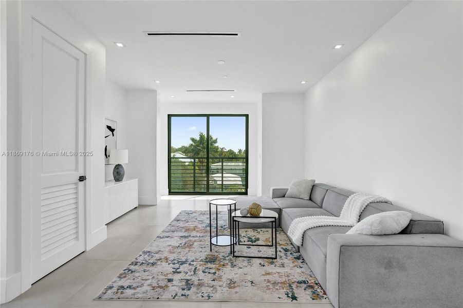 Furnished interior view inside a new home in , Fort Lauderdale (Image 31). Furnished interior view inside a new home in , Fort Lauderdale (Image 31).