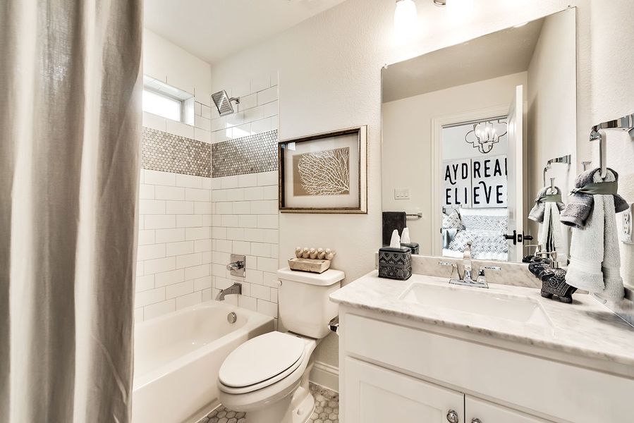 Representative furnished interior of a home built from the Miramonte by Grand Homes in Park Place, Prosper (Image 29). Representative furnished interior of a home built from the Miramonte by Grand Homes in Park Place, Prosper (Image 29).