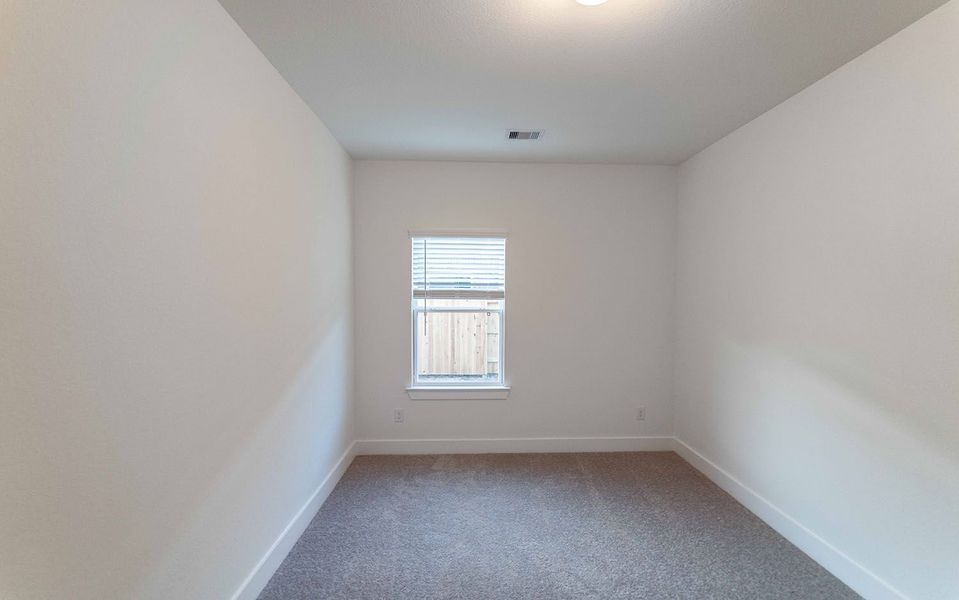 Spacious, unfurnished interior of a new home in River Ranch Meadows, Dayton (Image 15).