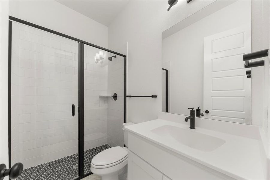 05. 1716 Hillside - 2ND Bath