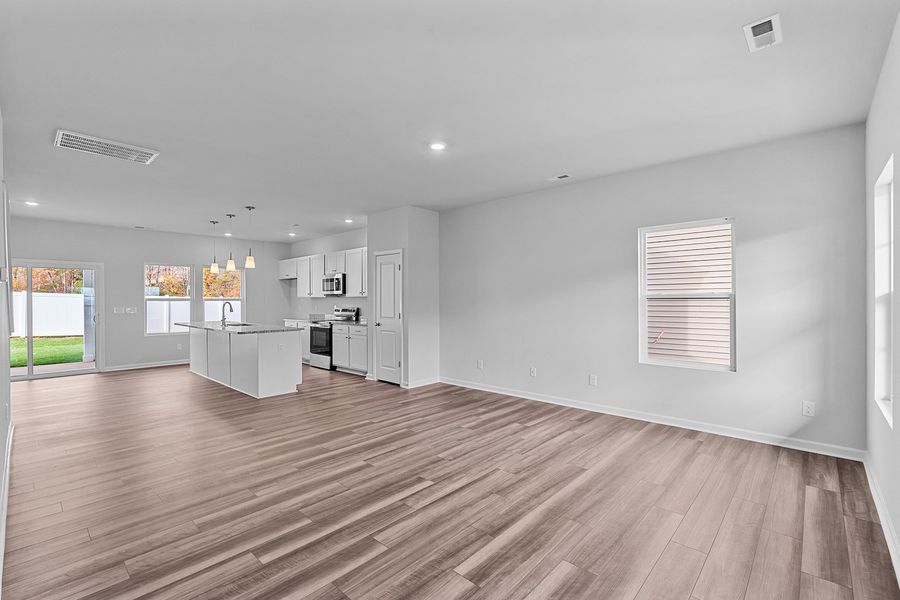 Spacious, unfurnished interior of a new home in Hanes Lake, Winston-Salem (Image 17). Spacious, unfurnished interior of a new home in Hanes Lake, Winston-Salem (Image 17).