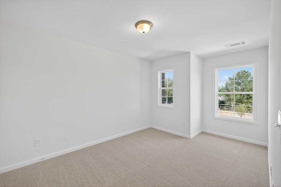 Spacious, unfurnished interior of a new home in , Jefferson (Image 44).