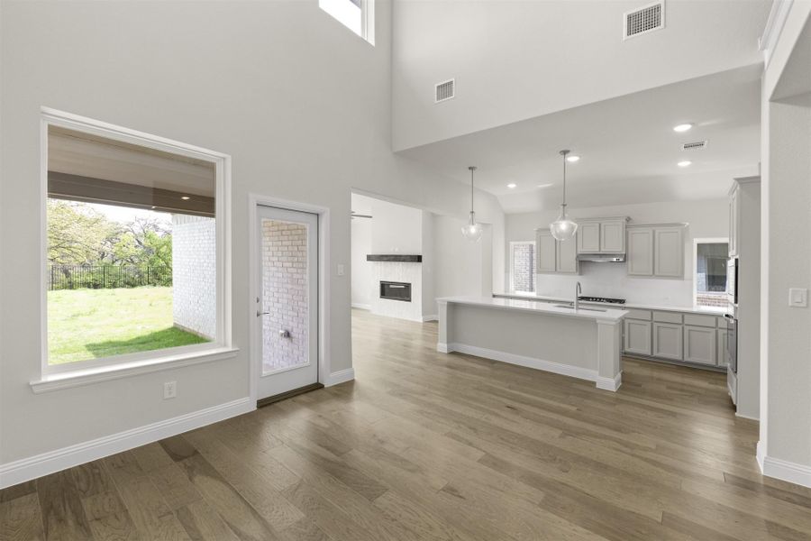 Spacious, unfurnished interior of a new home in Creekview Meadows, Pilot Point (Image 12).