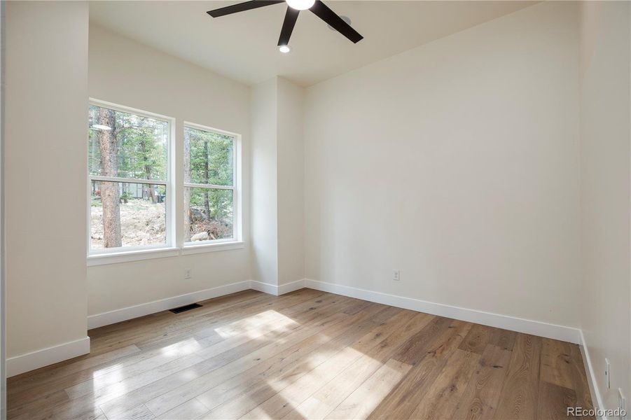 Spacious, unfurnished interior of a new home in , Idaho Springs (Image 12).