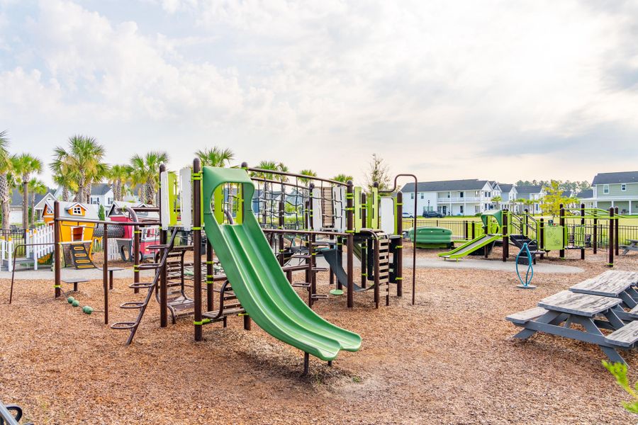 Community amenities in , Summerville (Image 21).