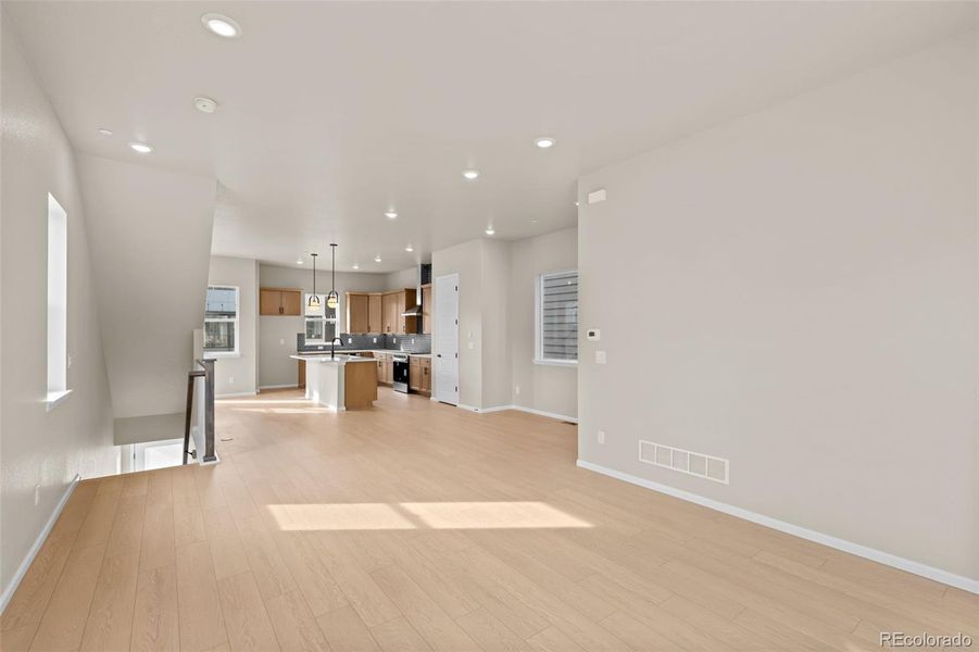 Spacious, unfurnished interior of a new home in Baseline, Broomfield (Image 37).