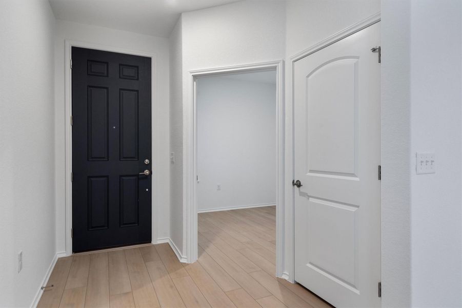 Spacious, unfurnished interior of a new home in Sun City Texas, Georgetown (Image 16).