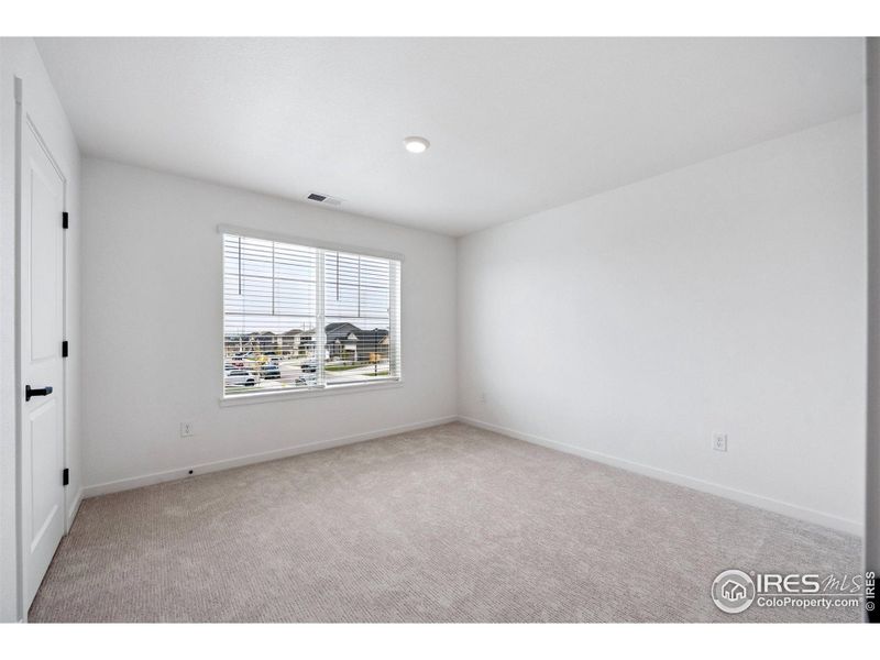 Spacious, unfurnished interior of a new home in Hansen Farm, Fort Collins (Image 37).