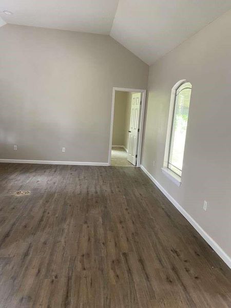 Spacious, unfurnished interior of a new home in , Cleveland (Image 7).