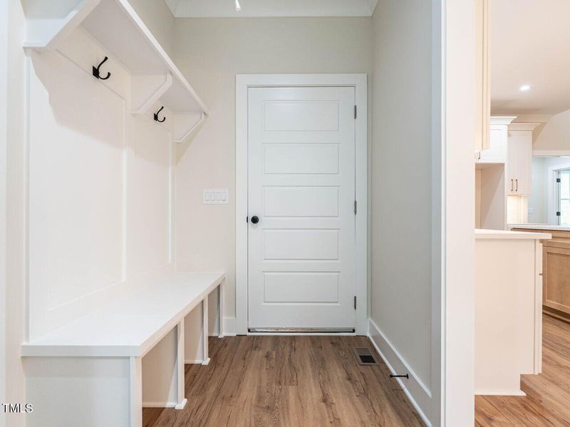 020-1280x960-mudroom