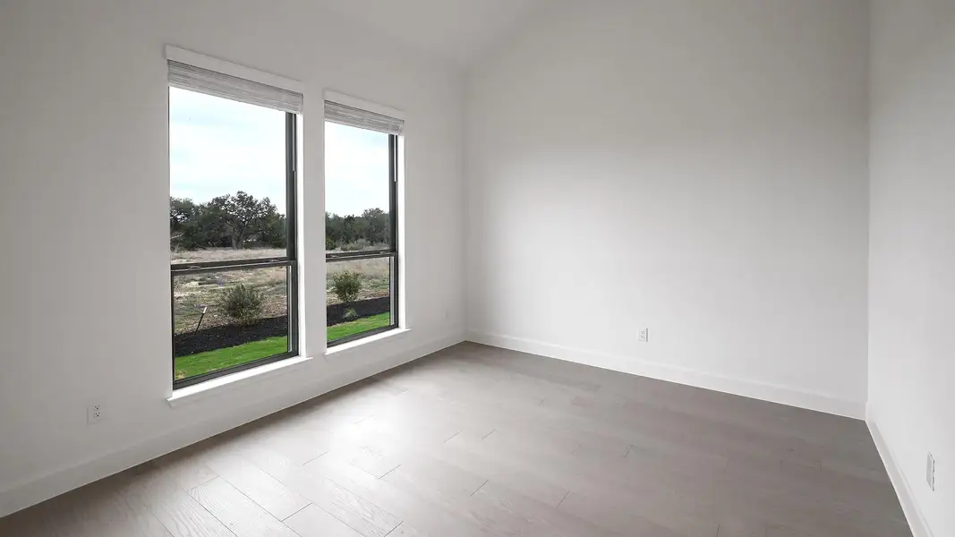 Spacious, unfurnished interior of a new home in Thornebrook, Bulverde (Image 15).