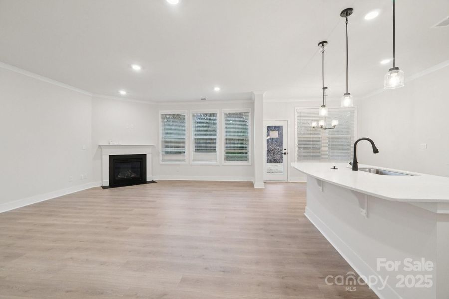 Spacious, unfurnished interior of a new home in Oak Grove Hill, Huntersville (Image 10).