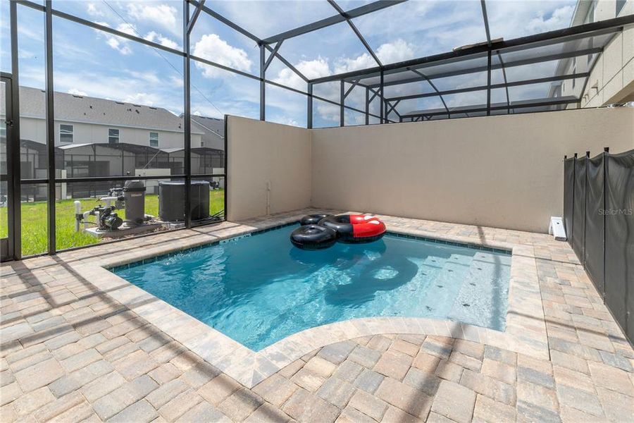 Exterior details and patio area of a home in , Kissimmee (Image 21).