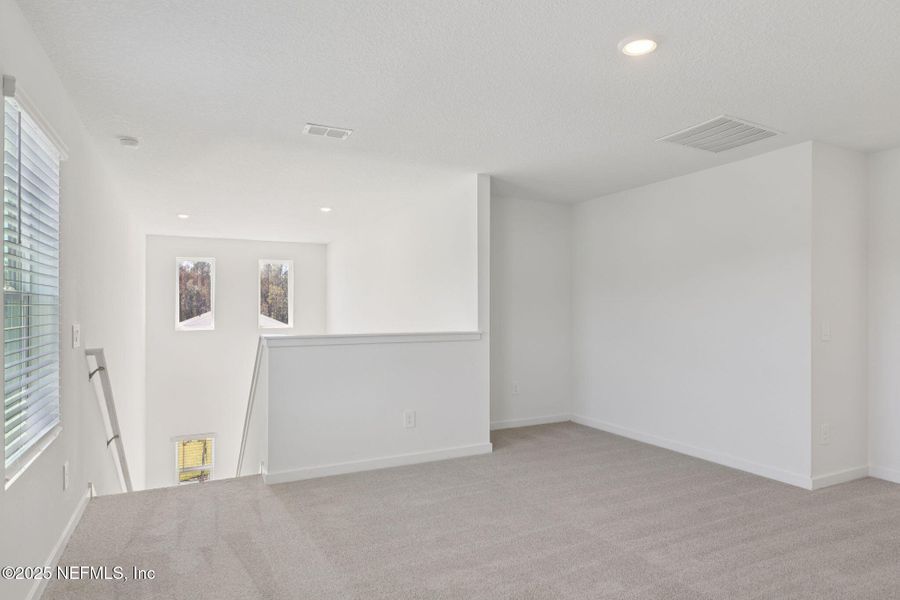 Spacious, unfurnished interior of a new home in Kings Preserve, Jacksonville (Image 34).