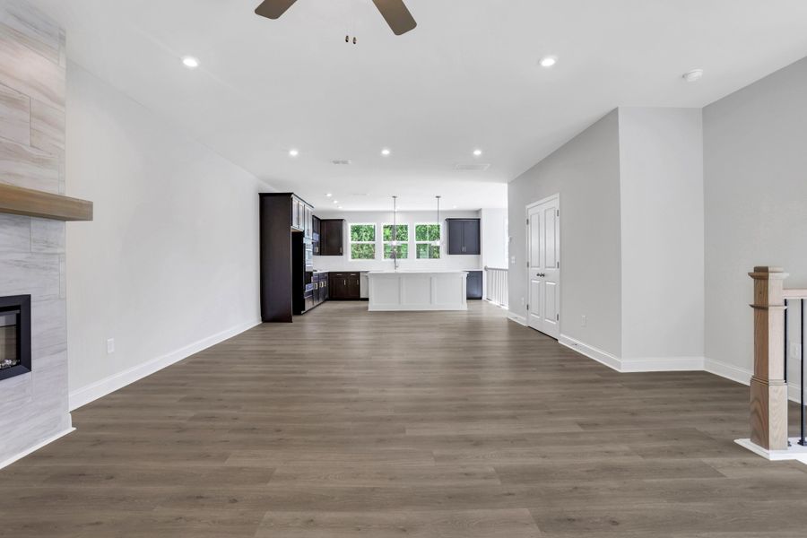 Spacious, unfurnished interior of a new home in Towne Village at Suwanee Dam, Sugar Hill (Image 21).