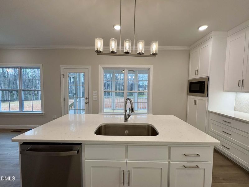 33b508ba-ebdc-4585-9765-99aef6a22ccb