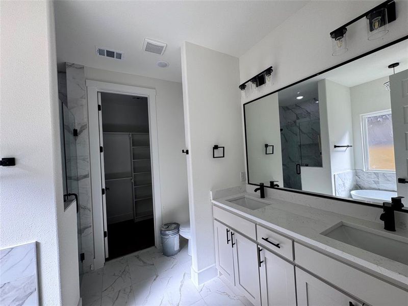 Furnished interior view inside a new home in , Dallas (Image 8). Furnished interior view inside a new home in , Dallas (Image 8).