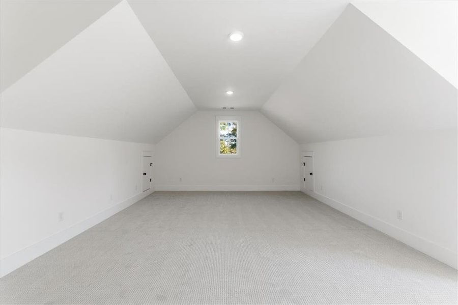 Spacious, unfurnished interior of a new home in , Waleska (Image 24).