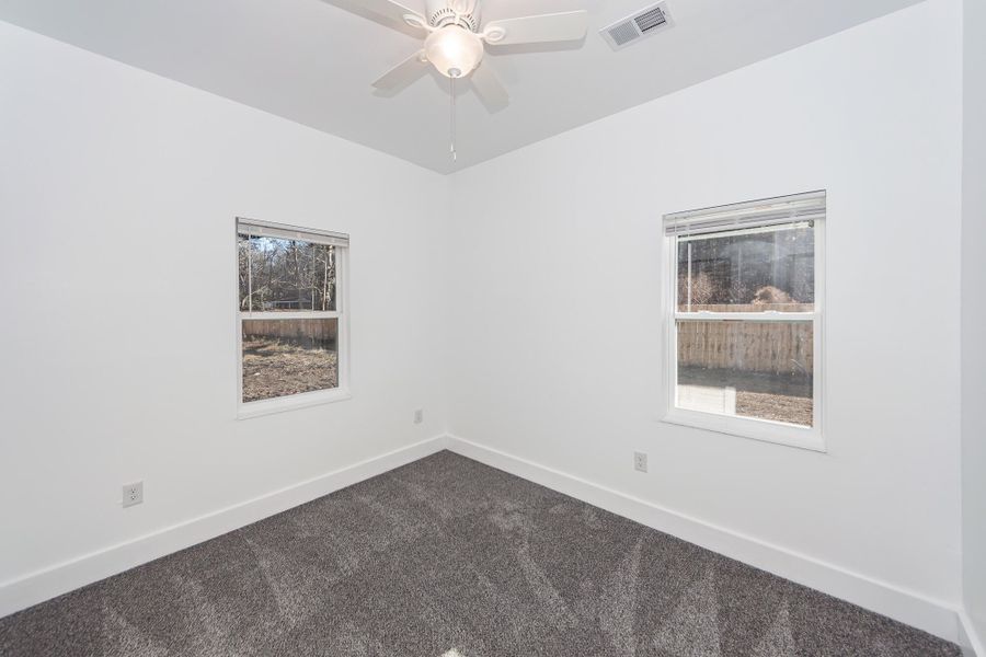 Spacious, unfurnished interior of a new home in , Goose Creek (Image 27).