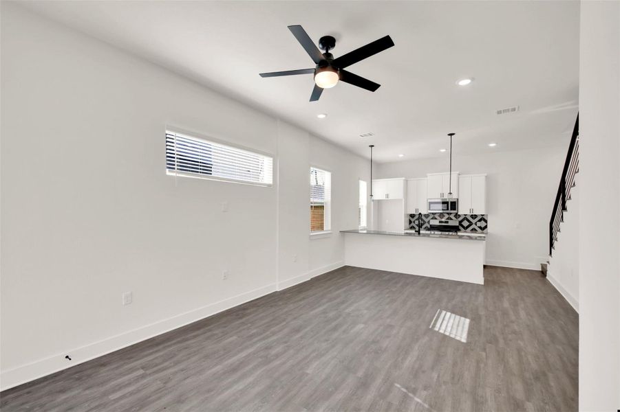 Spacious, unfurnished interior of a new home in , Austin (Image 13).
