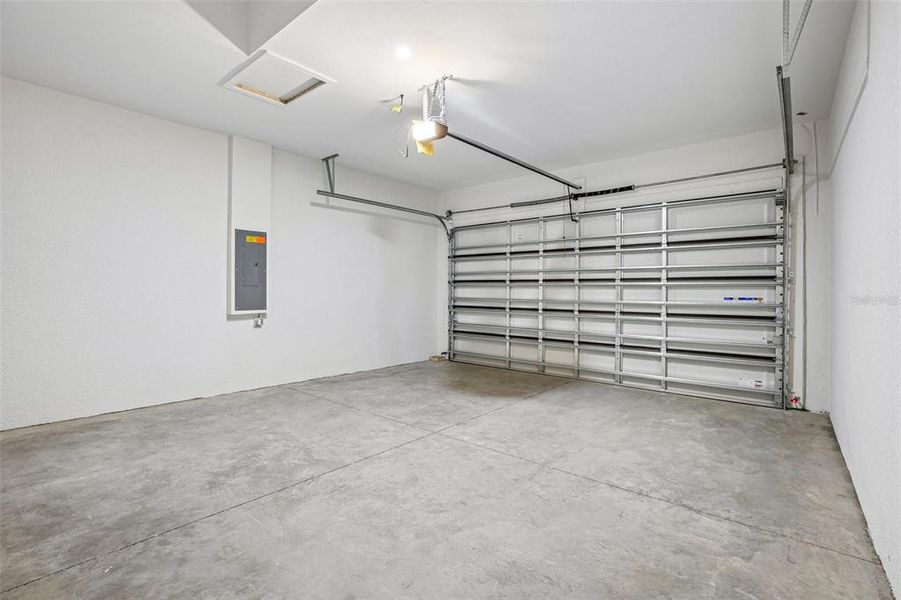 Spacious, unfurnished interior of a new home in , North Port (Image 31).