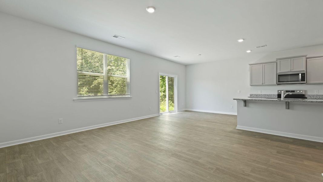 Spacious, unfurnished interior of a new home in Lakeview at Kitfield, Moncks Corner (Image 21).