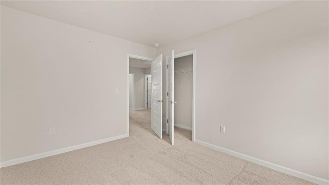 Spacious, unfurnished interior of a new home in Echo Glen, Stockbridge (Image 24).