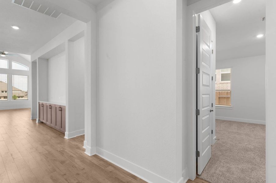 Spacious, unfurnished interior of a new home in University Heights, Round Rock (Image 23).