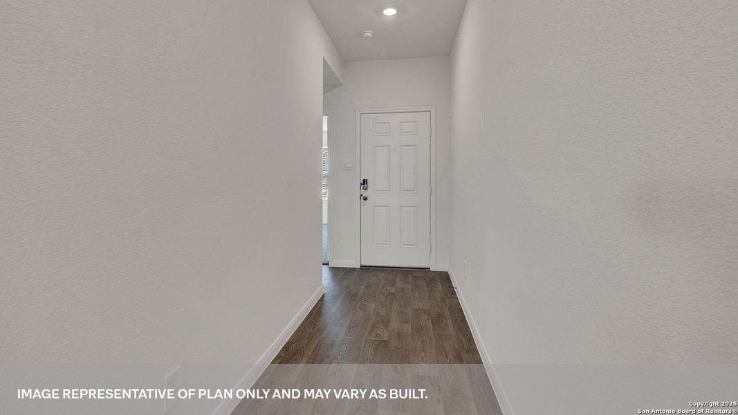 Spacious, unfurnished interior of a new home in Trace, San Marcos (Image 20).