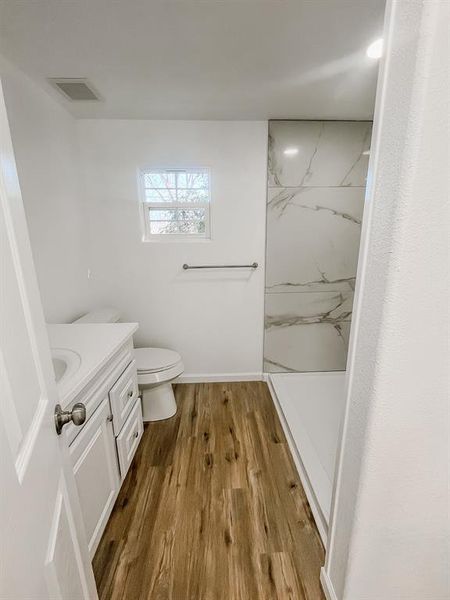 Spacious, unfurnished interior of a new home in , Brownwood (Image 16).