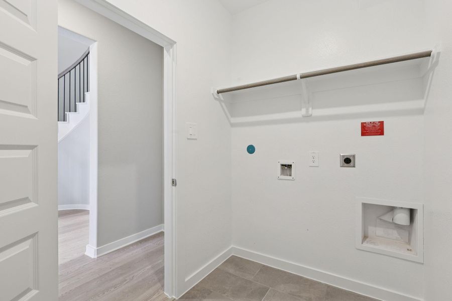 Spacious, unfurnished interior of a new home in Kingdom Heights, Rosenberg (Image 36).