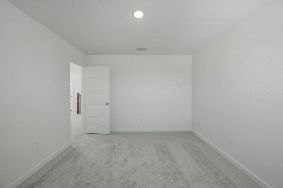 Spacious, unfurnished interior of a new home in Lone Star Landing, Montgomery (Image 26).