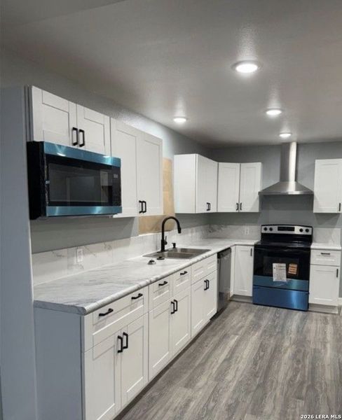 Furnished interior view inside a new home in , Killeen (Image 9).