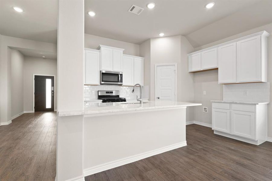 Furnished interior view inside a new home in Rocky Creek Crossing, Fort Worth (Image 5).
