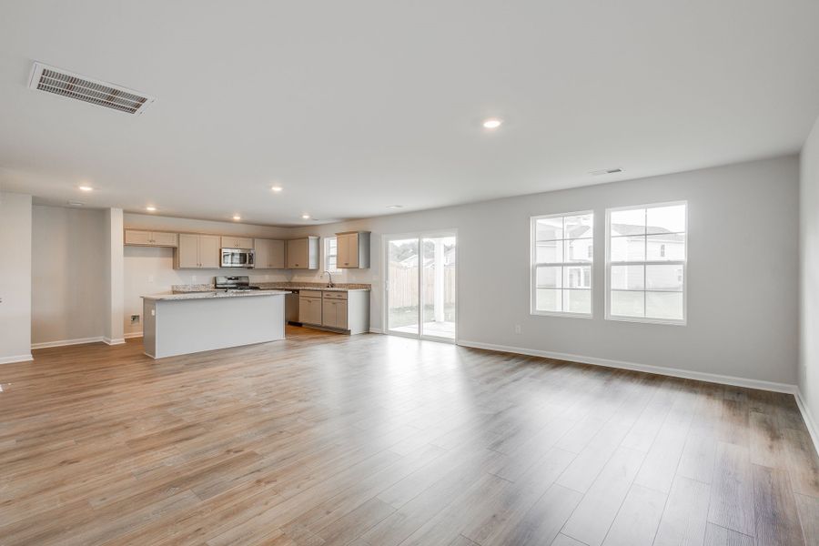 Spacious, unfurnished interior of a new home in Bluefield, Lexington (Image 18). Spacious, unfurnished interior of a new home in Bluefield, Lexington (Image 18).