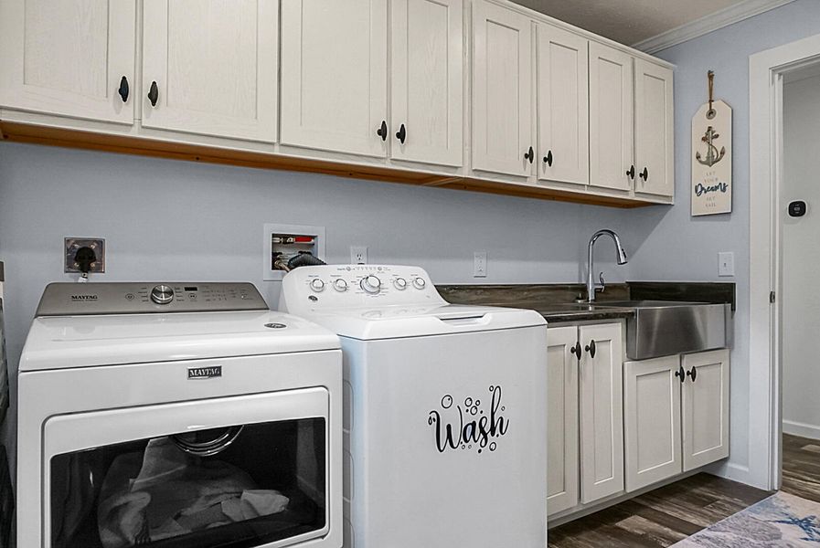 Furnished interior view inside a new home in , Bonneau (Image 52).